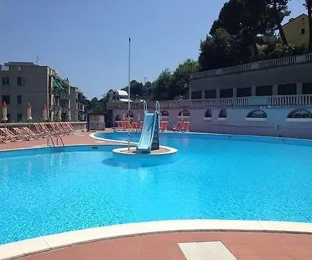 Hotell Paco Pietra Ligure