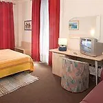 Paco Hotel 3*